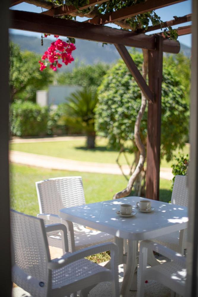 Citrus Tree Gardens Hotel Karavas  Exterior photo